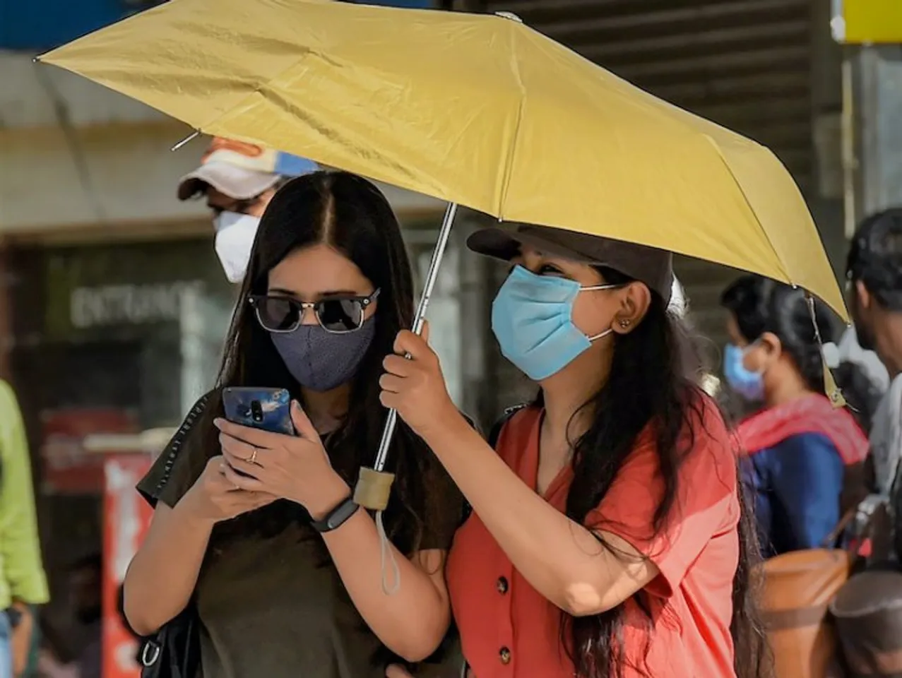 Strong winds on Friday in Delhi, temperature remains above normal