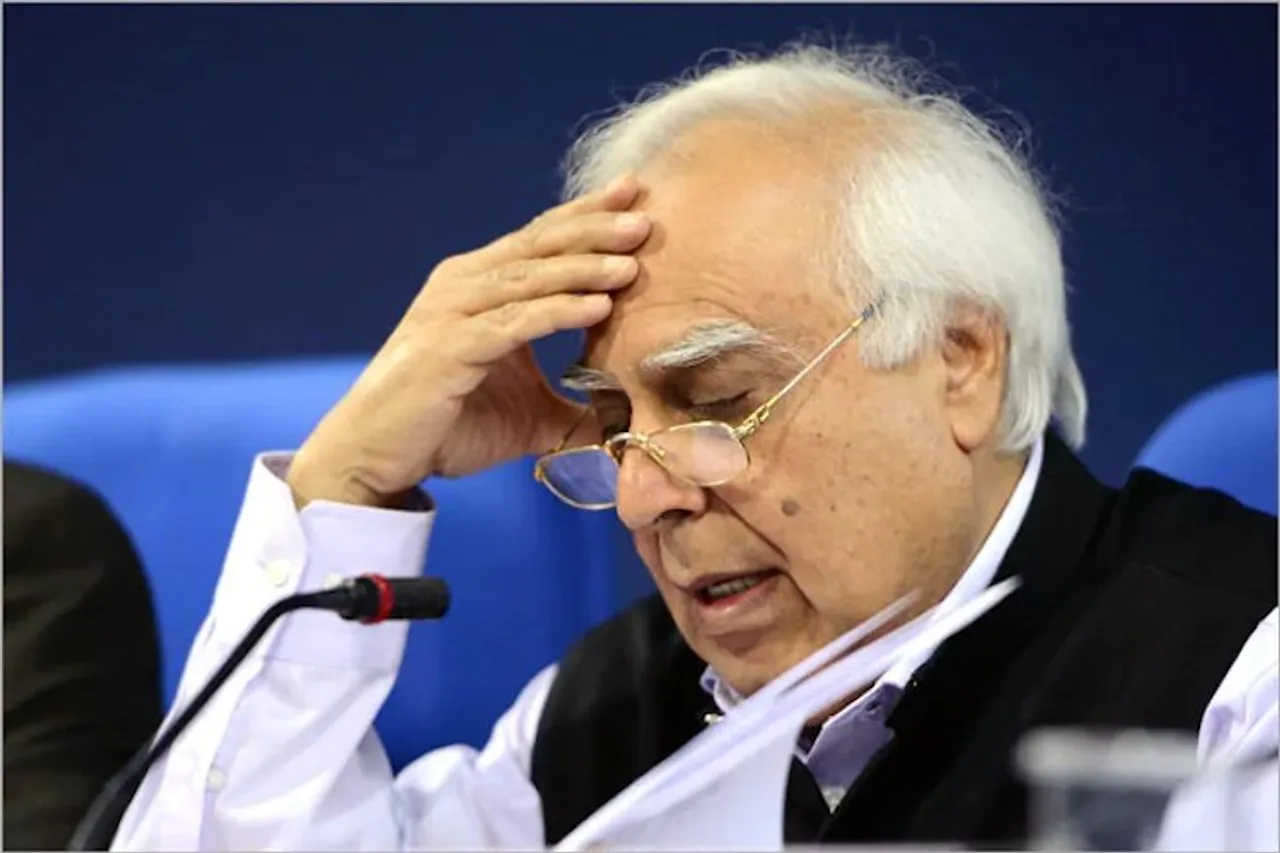 Govt promulgated ordinance to say it will have final say even if SC comes in the way, says Kapil Sibal