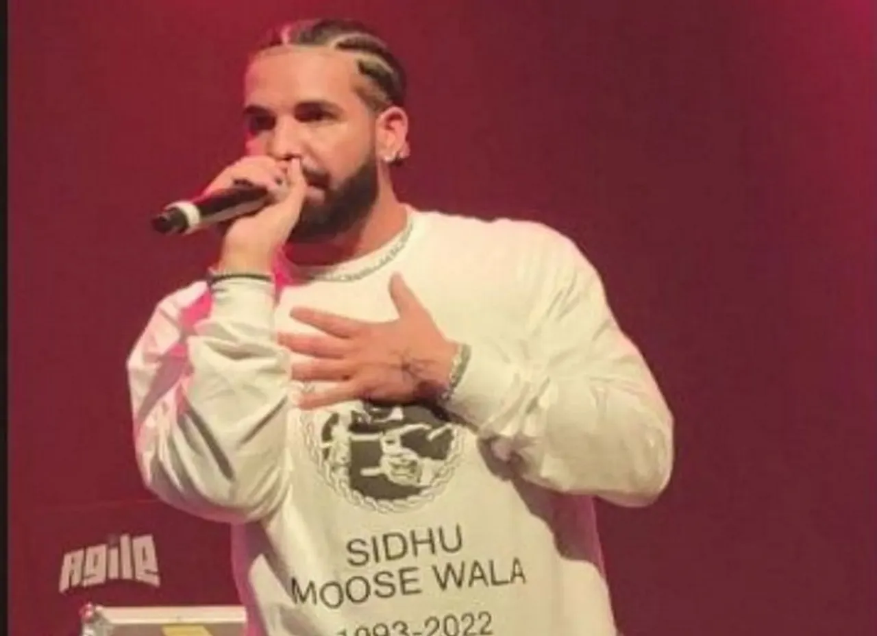 Drake paid tribute to Sidhu Moosewala at a concert by wearing a t-shirt with late musicians picture on it 