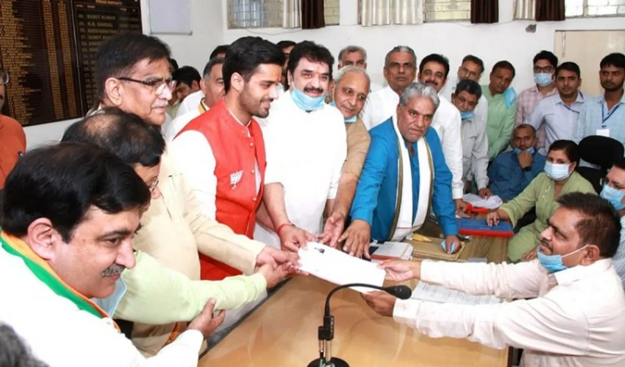 Bhavya Bishnoi filing his nomination