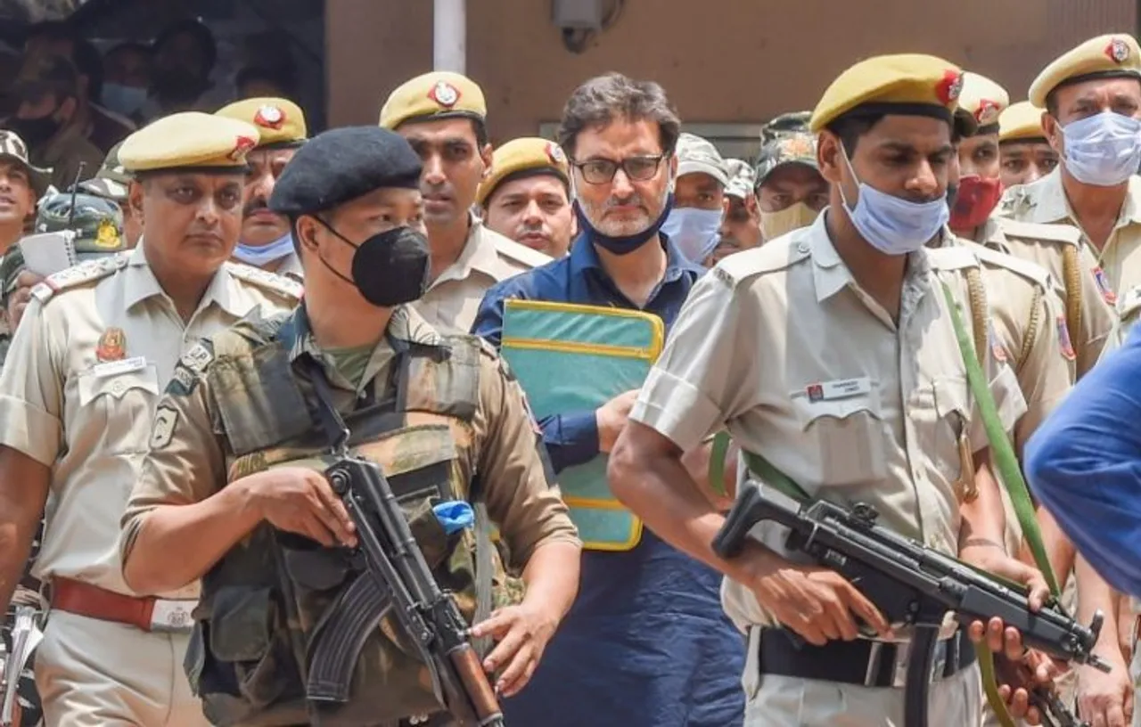 Kashmiri separatist leader Yasin Malik being presented in Delhi Court