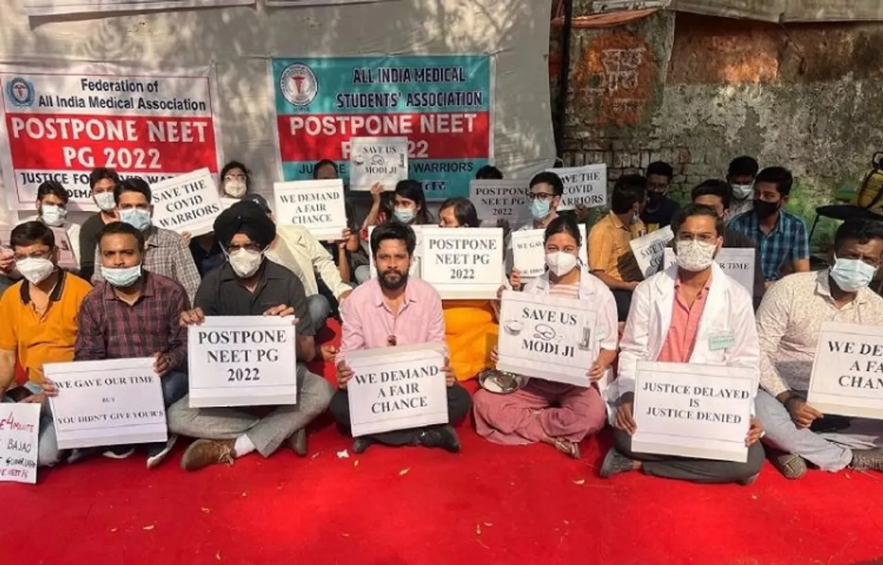 Docs stage protest against proposed move to pool J-K PG medical seats in all-India quota