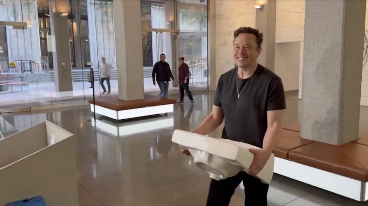 Videograb of Elon Musk entering Twitter headquarters