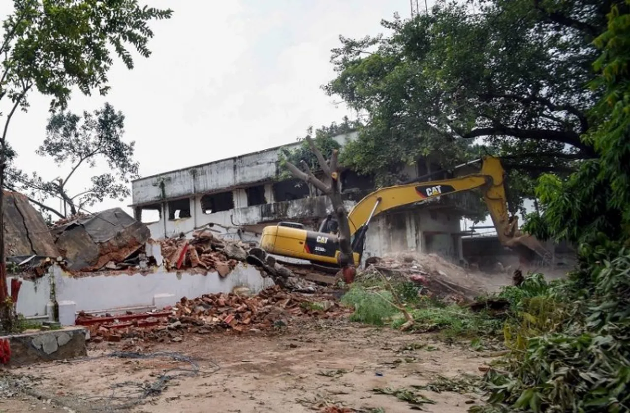 Patna SDO office demolished