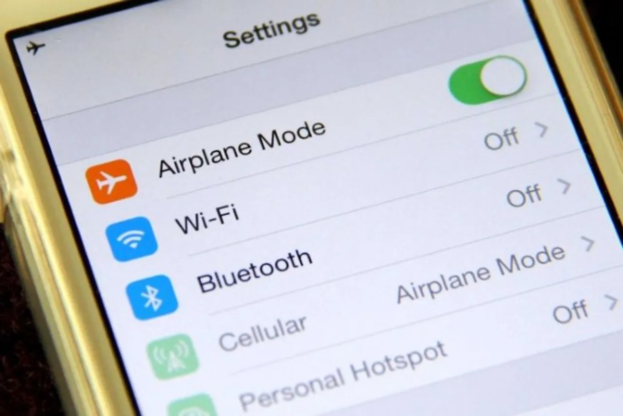 Here's the real reason to turn on aeroplane mode when you fly