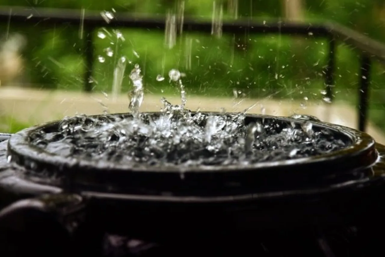 Not all of us have access to safe drinking water. This clever rainwater collector can change that