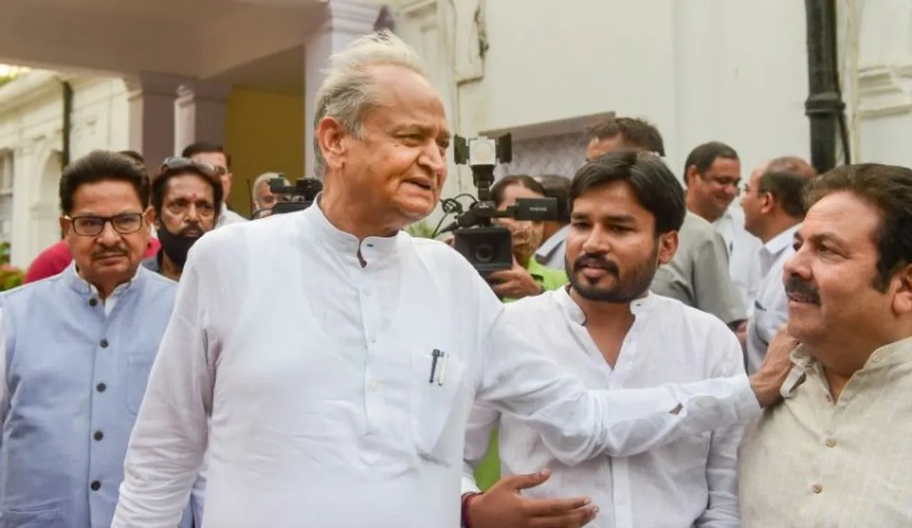 Turncoat BSP MLAs cast their vote in RS polls in Rajasthan, voting underway for four seats