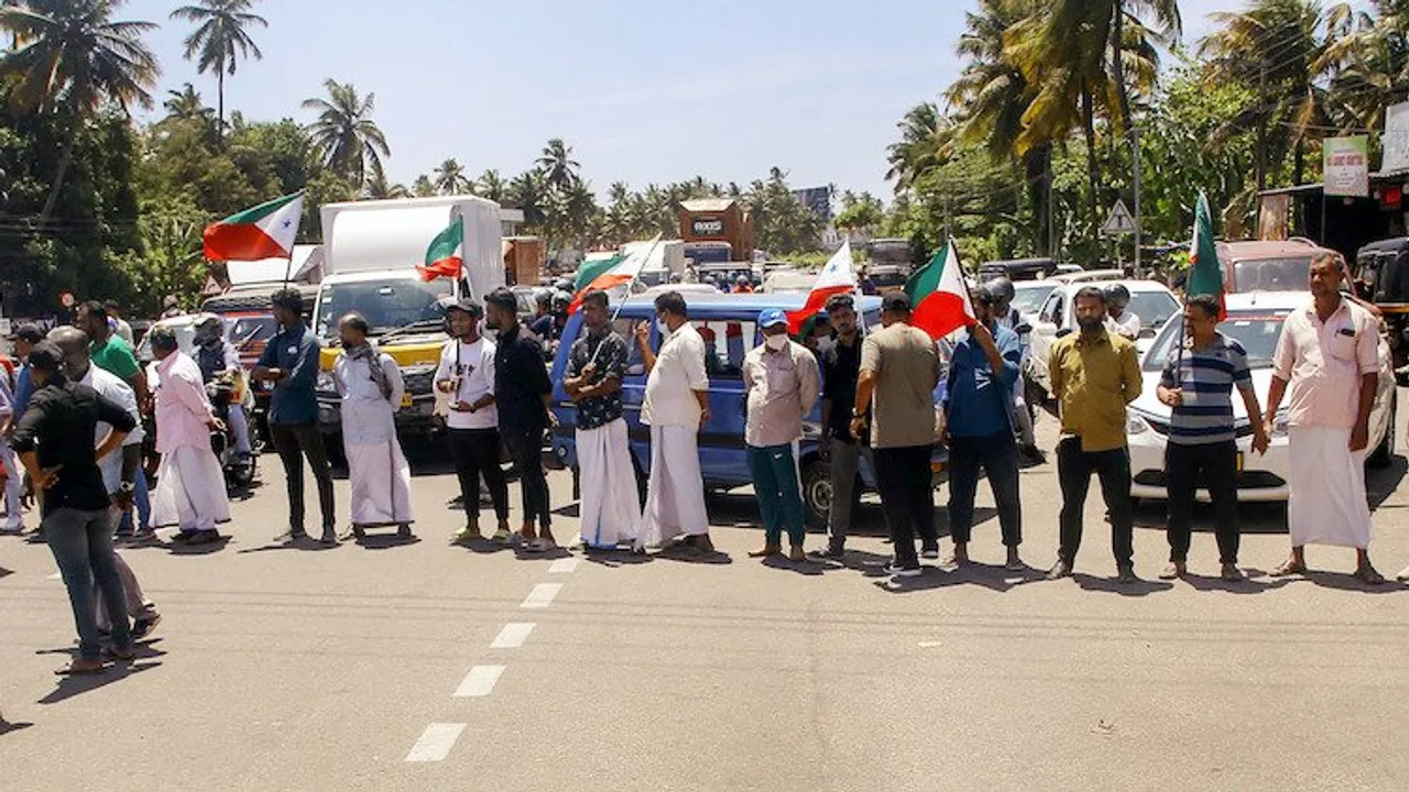 PFI workers protest in Thiruvananthapuram on Thursday