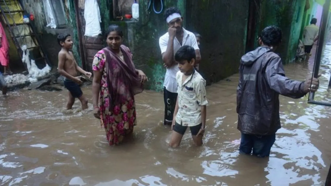 Flood hit Maharashtra villages 