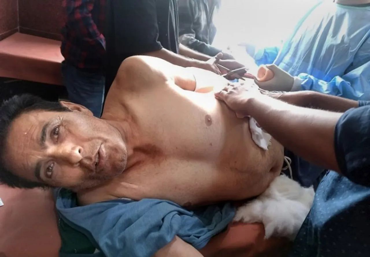 Pintu Kumar, a Kashmiri Pandit who was shot at by militants, being treated at a hospital, in Jammu and Kashmirs Shopian district, Tuesday