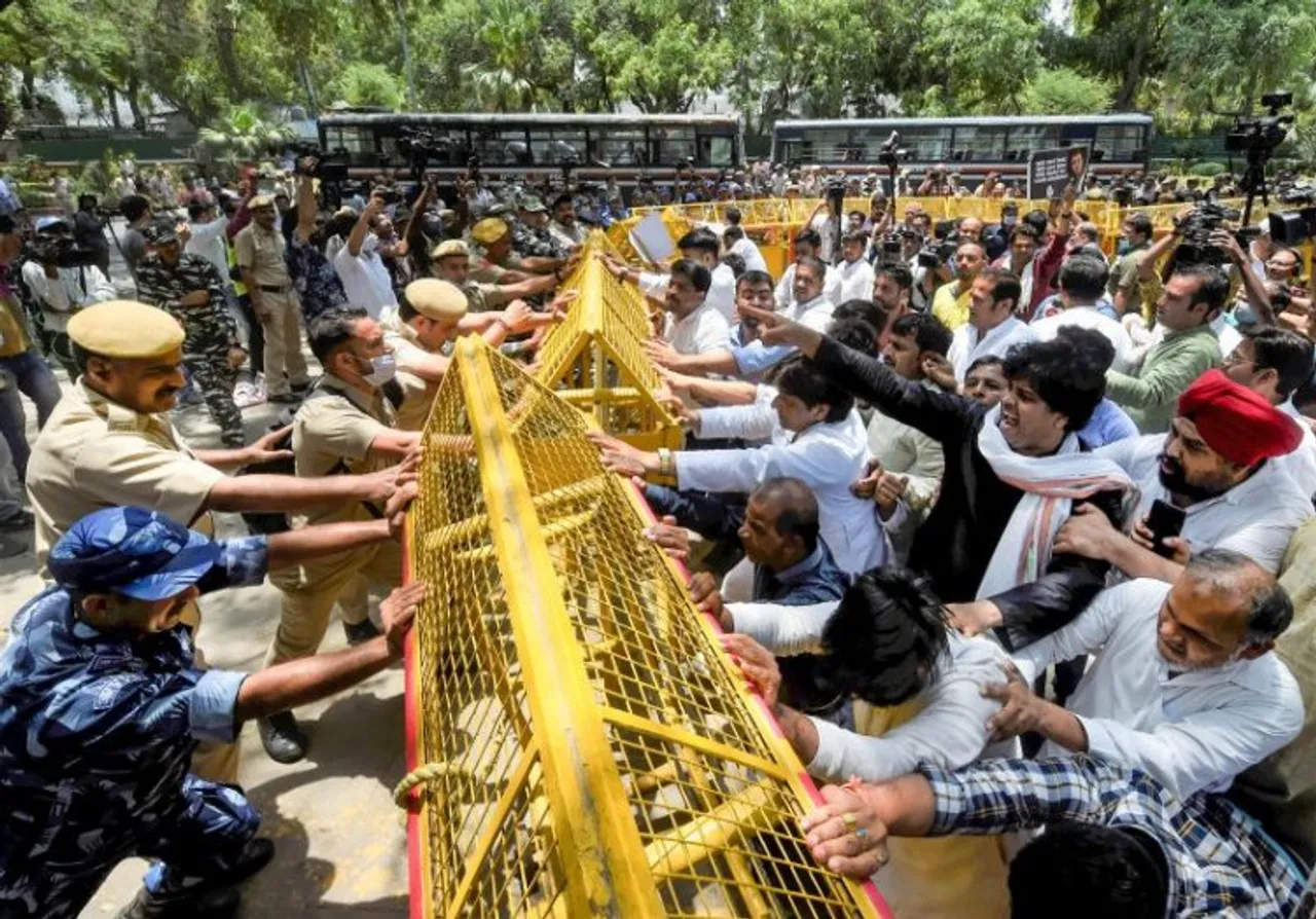 Congress leaders protesting in new Delhi