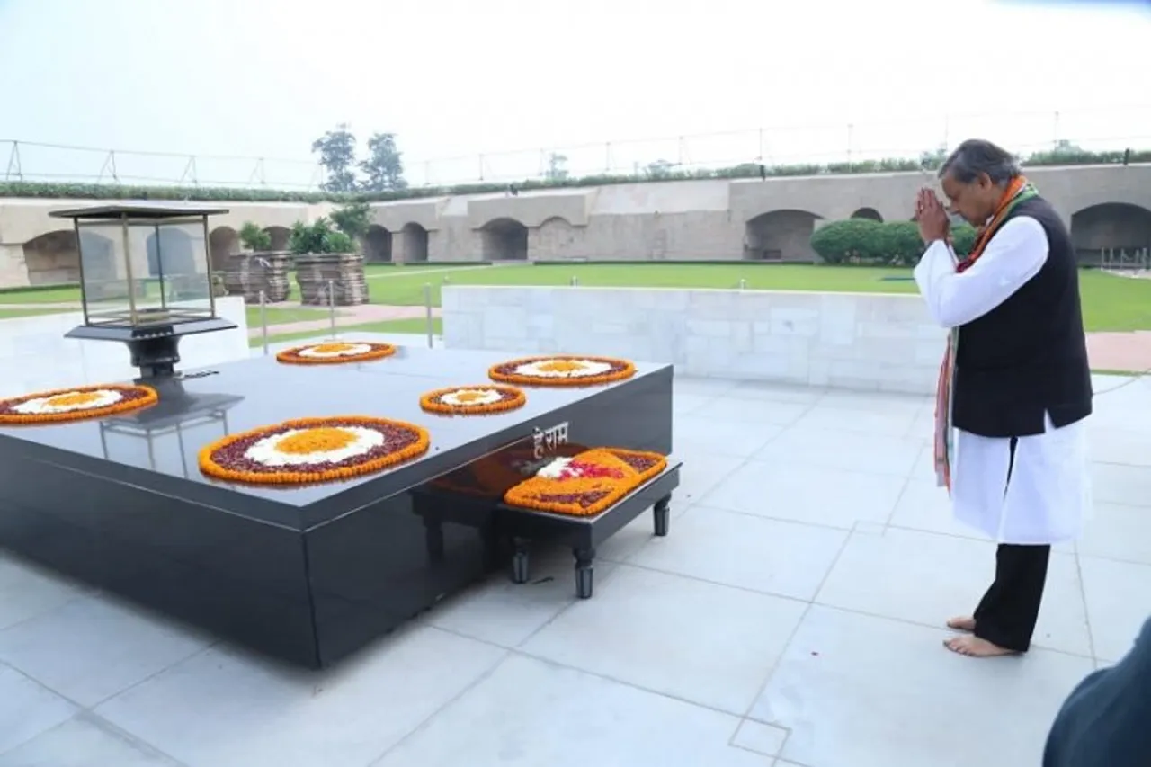 Congress leader Shashi Tharoor at Rajghat