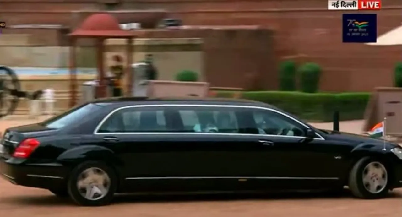 Droupadi Murmu with outgoing President Ram Nath Kovind leave for Parliament in the presidential Limousine