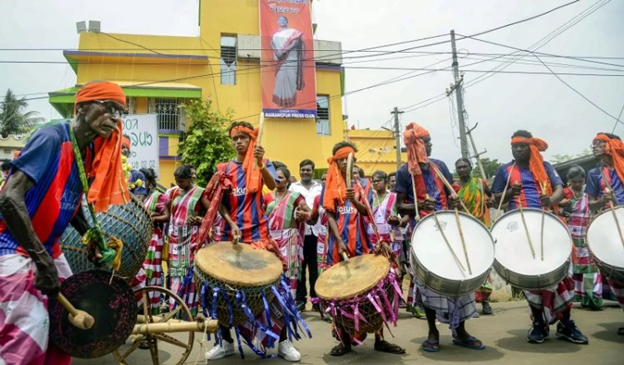 Locals celebrating at President-elect Droupadi Murmu's house at Rairangpur in Odisha