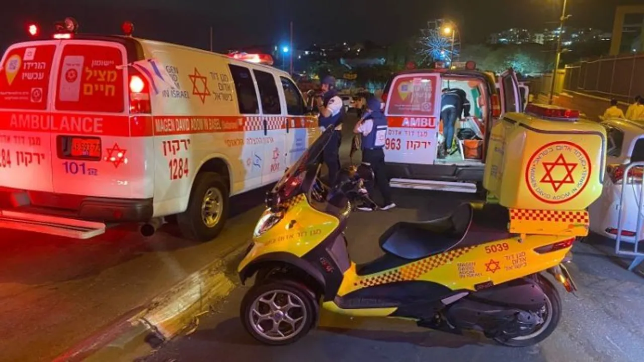 Three Israelis stabbed to death near Tel Aviv