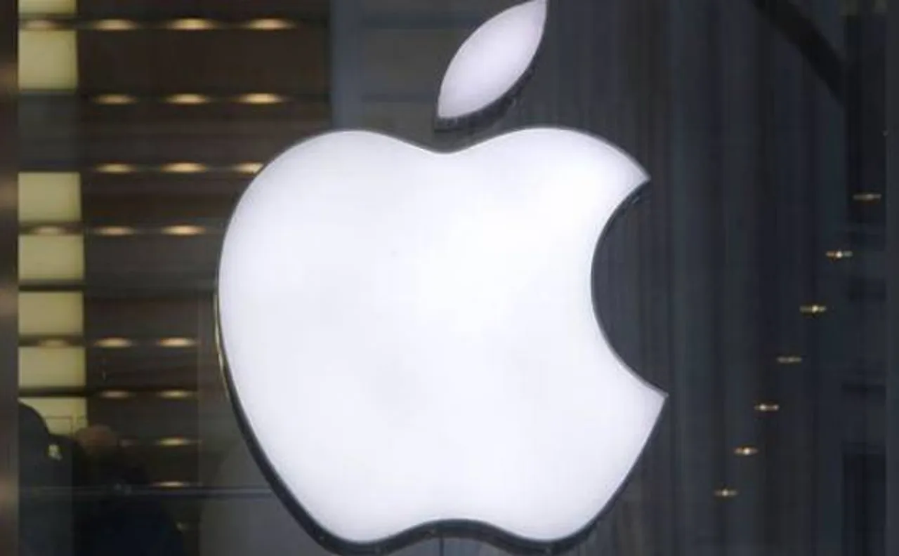 Fitbit runs away with the wearable marker as Apple Watch sales slip