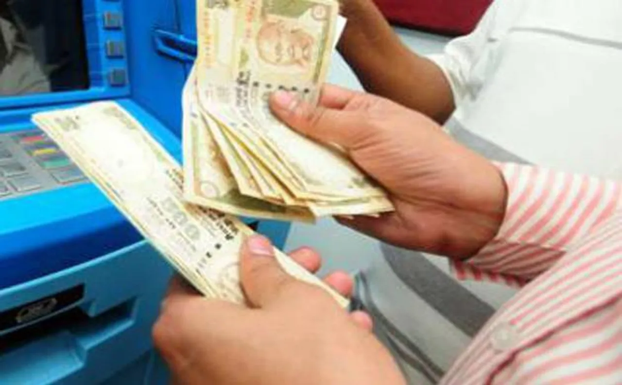 Greater Noida: Security guard faces robbery of Rs 15,000 on Yamuna Expressway 