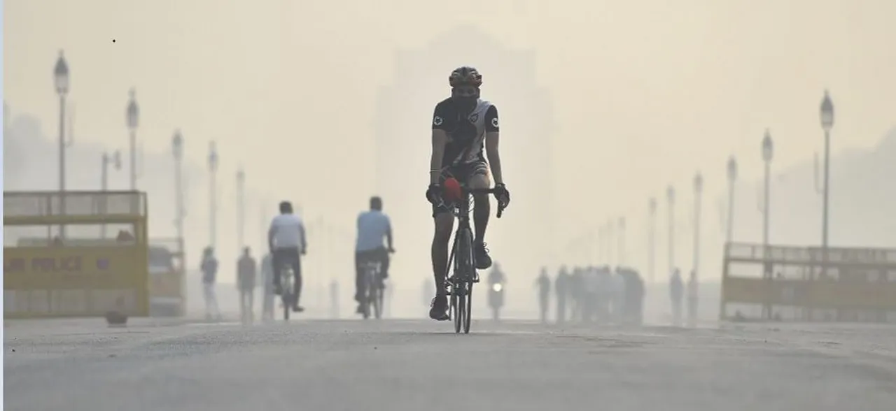 Air quality breaches â€˜hazardousâ€™ mark as smog engulfs Delhi-NCR