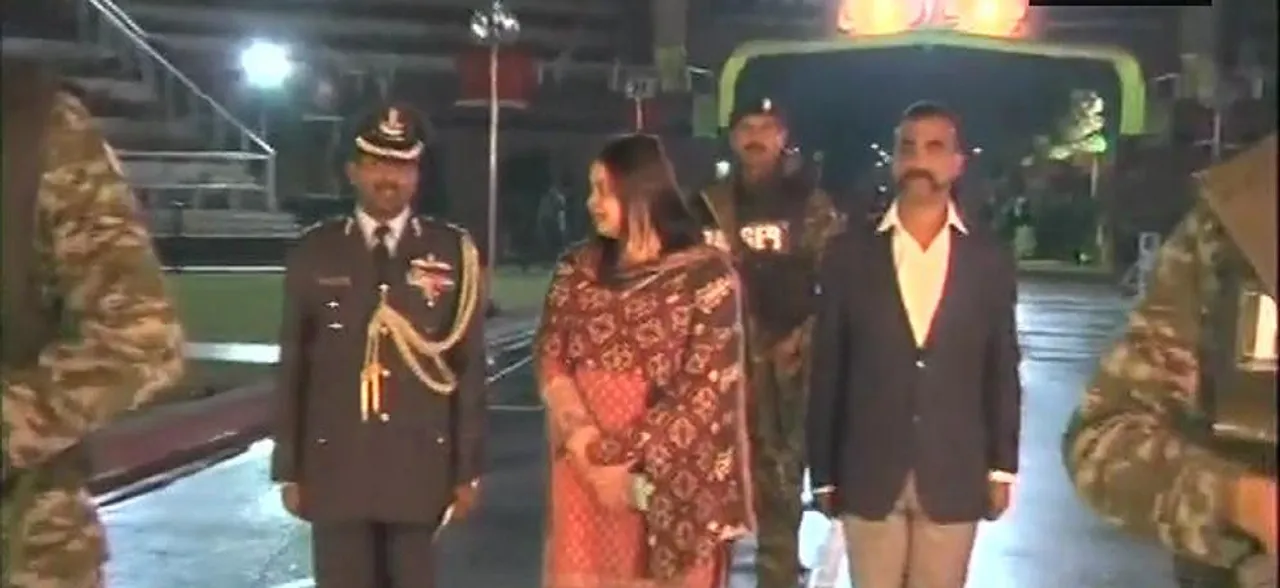 Abhinandan Varthaman, IAF hero captured by Pakistan, returns to India via Wagah Border