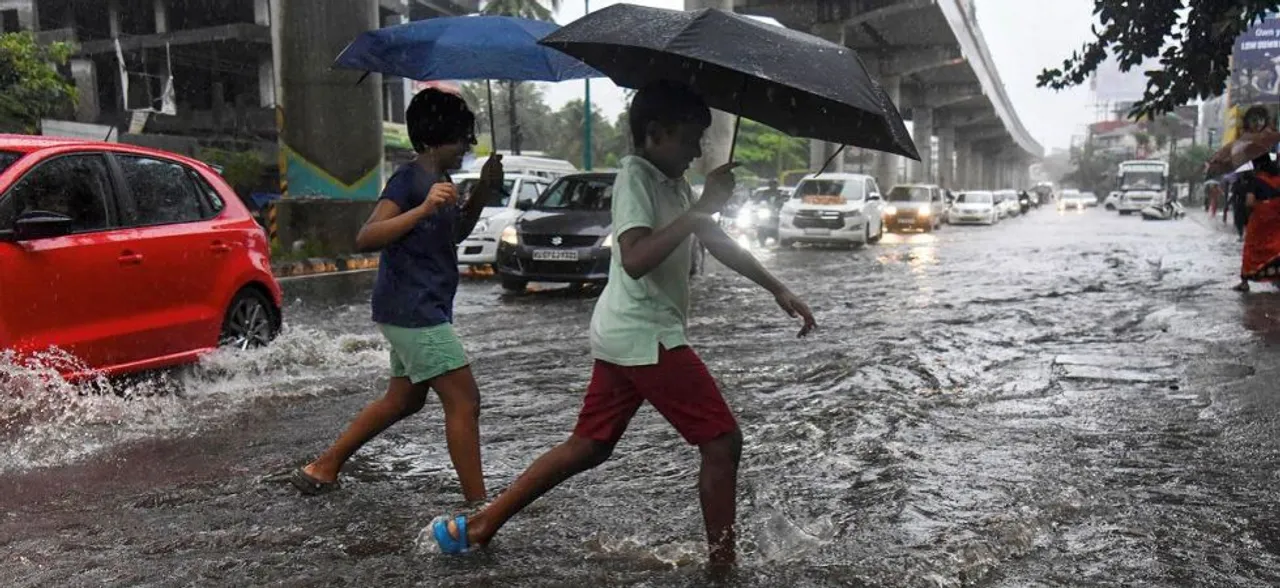 Cyclone Vayu moving towards Gujarat coast, Amit Shah chairs high level meet to review preparations