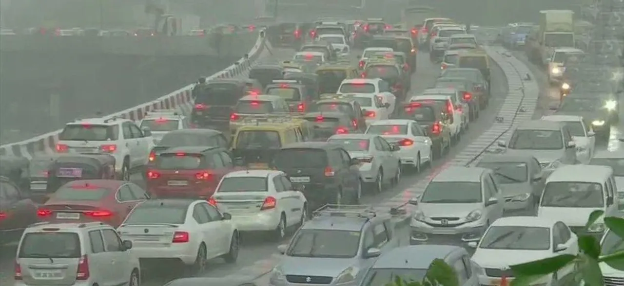 3 dead, several injured as heavy rains lash Mumbai; airlines issue travel advisories