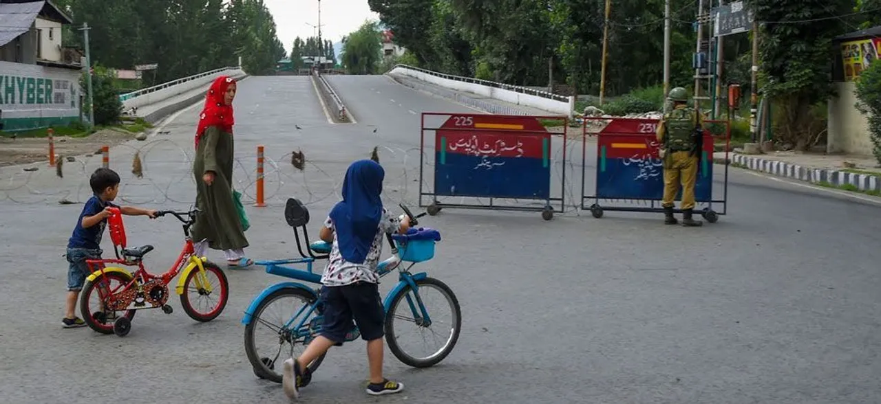Kashmir: Amid lockdown, 190 schools to reopen in Srinagar today