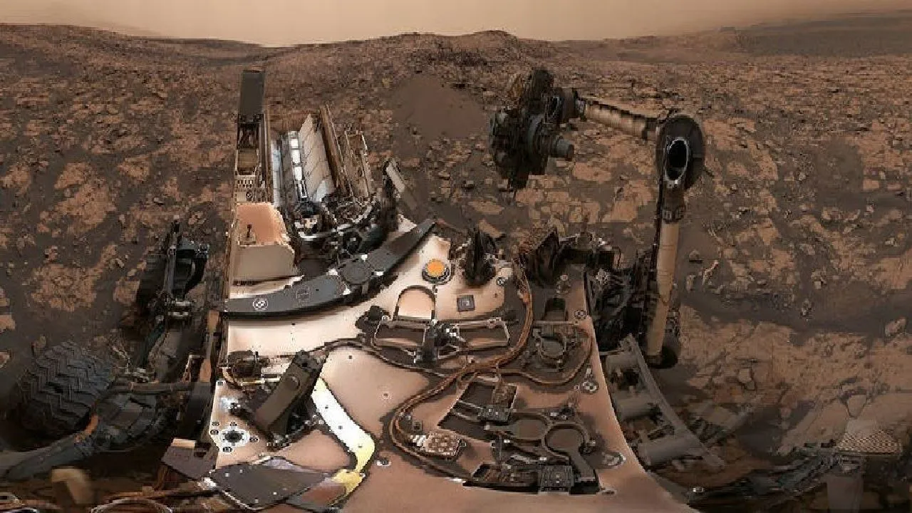 NASAâ€™s Mars Rover Curiosity Clicks Selfie After Rare Chemistry Experiment