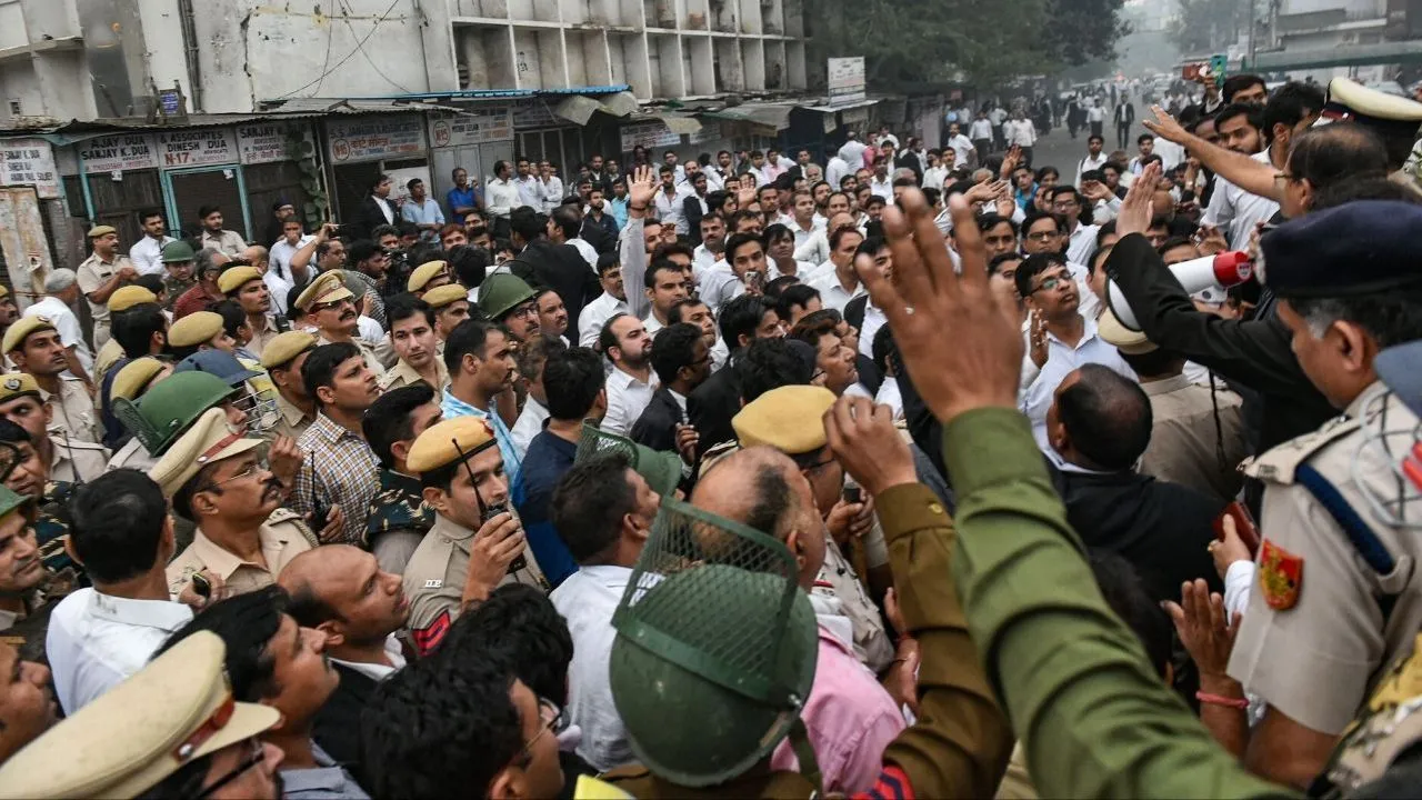 On Tis Hazari Clashes, Supreme Court Rebukes Lawyers: 'Nobody Claps With One Hand'