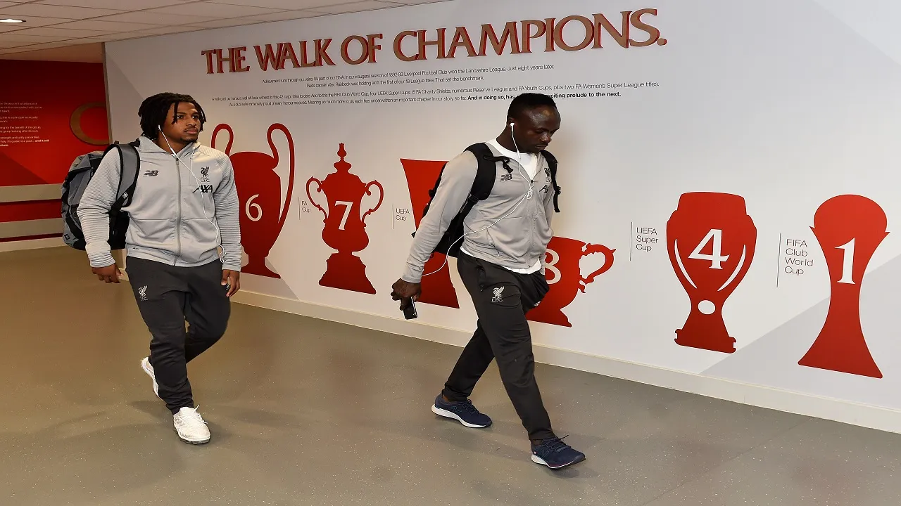 Sadio Mane, Liverpool Star's Cracked Iphone Breaks Fans Hearts But His Response Is Legendary