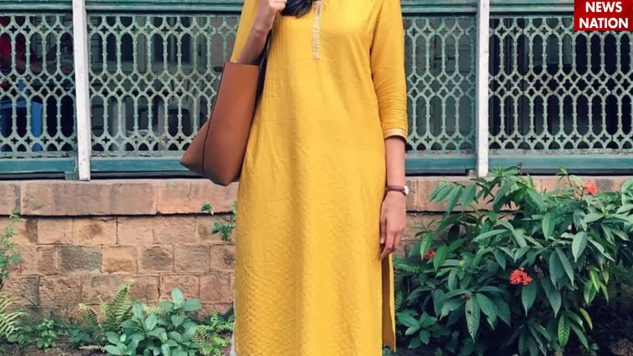 आपको गर्मी के द‍िनों में केवल कॉटन, लीनेंन, खादी फैब्र‍िक ही चुननाहै, ये पहनने में आरामदायक होते हैं और गर्मी में आने वाले पसीने को सोक लेते हैं.