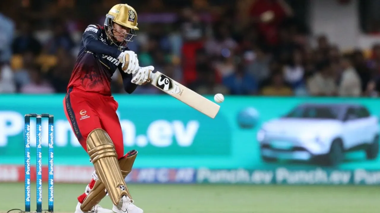 WPL 2025: Smriti Mandhana hits fifty RCB sets target of 200 for Mumbai Indians 