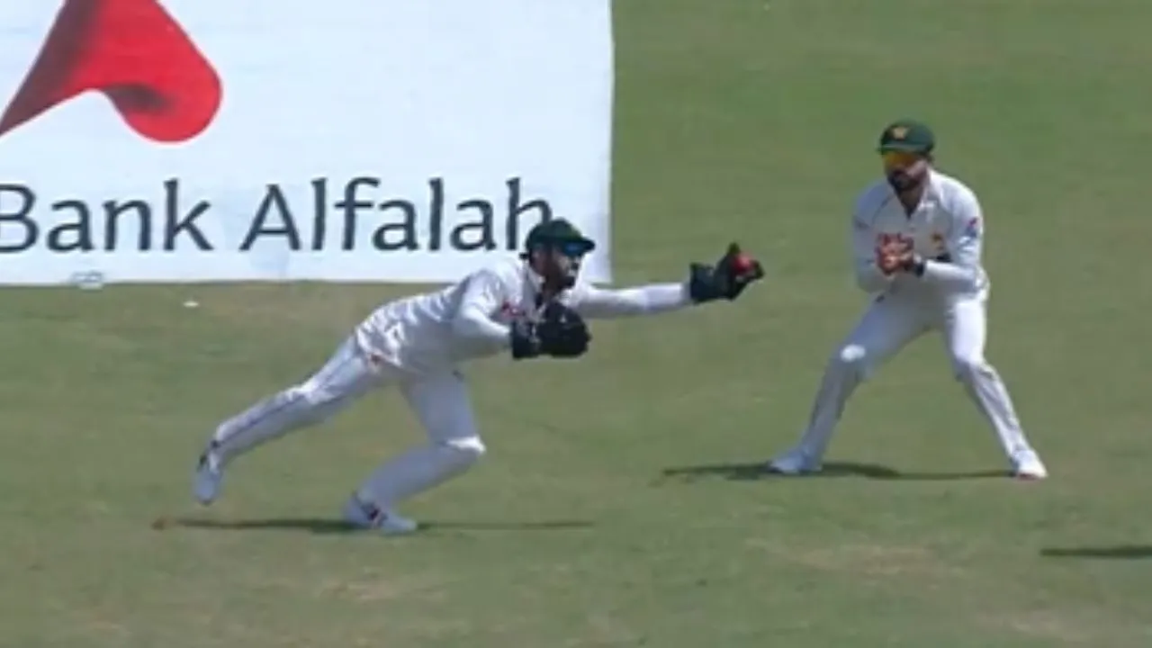 PAK vs BAN: Mohammad Rizwan takes amazing catch jumping to the left side watch video 