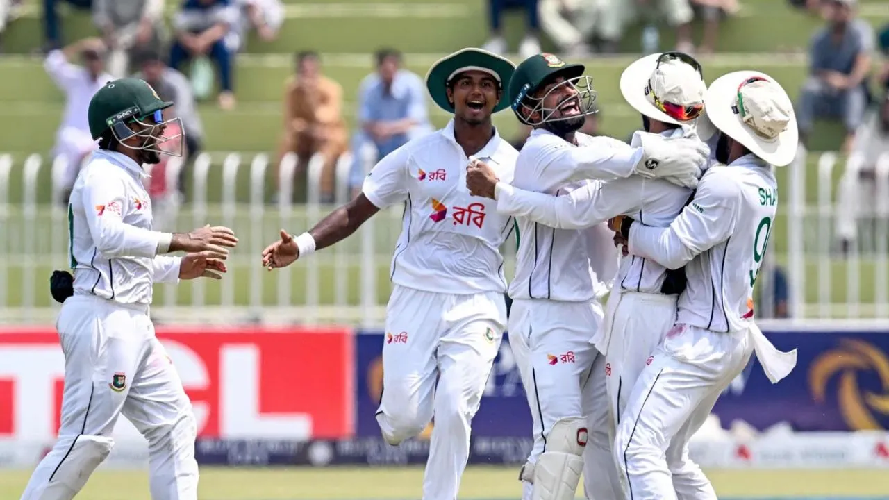 Spin wizard of Pakistan Mushtaq Ahmed played key role in country first test defeat against Bangladesh 