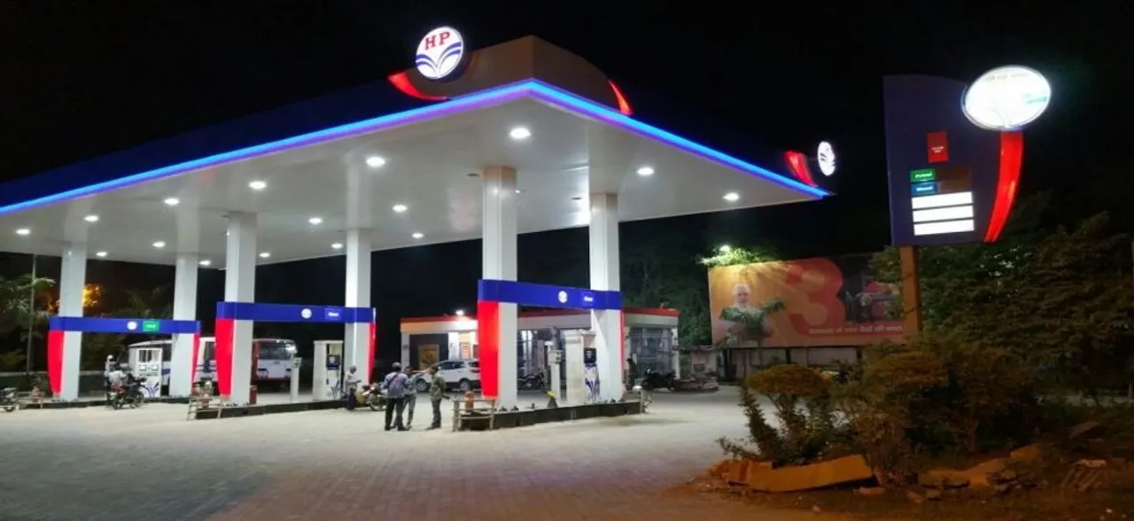 Petrol Diesel Price: पेट्रोल-डीजल की कीमतें स्थिर, फटाफट जानिए नए रेट