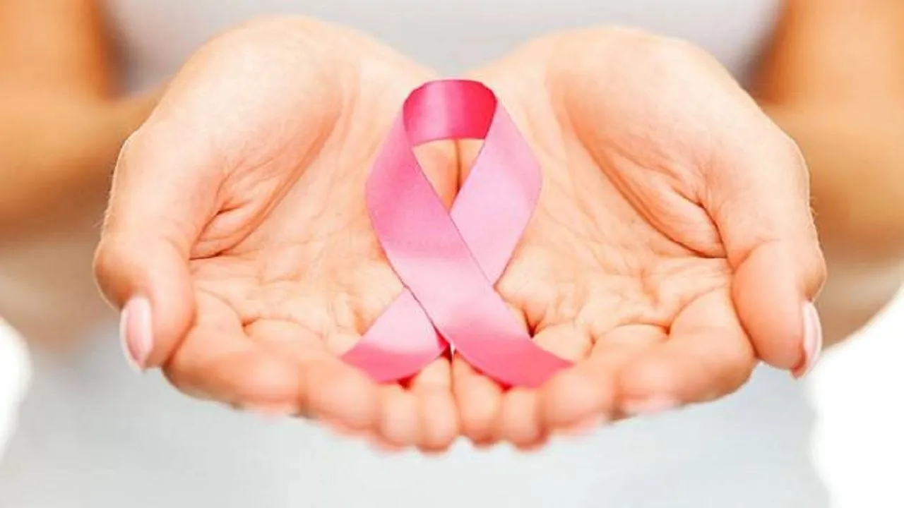 हर 9 में से 1 महिला है  Breast Cancer का शिकार, जान लें लक्षण और उपाय