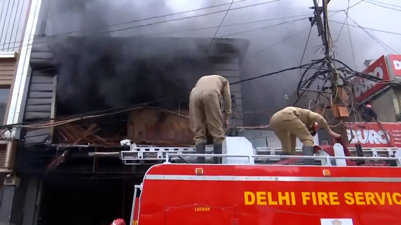 delhi fire