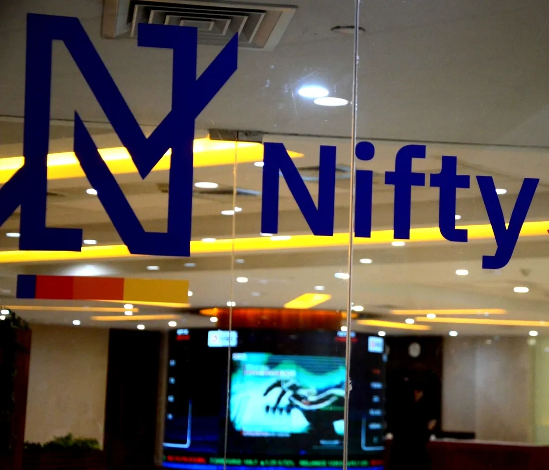 hindi-nifty-ink-below-19k-to-a-4-month-low--20231026165938-20231026171026