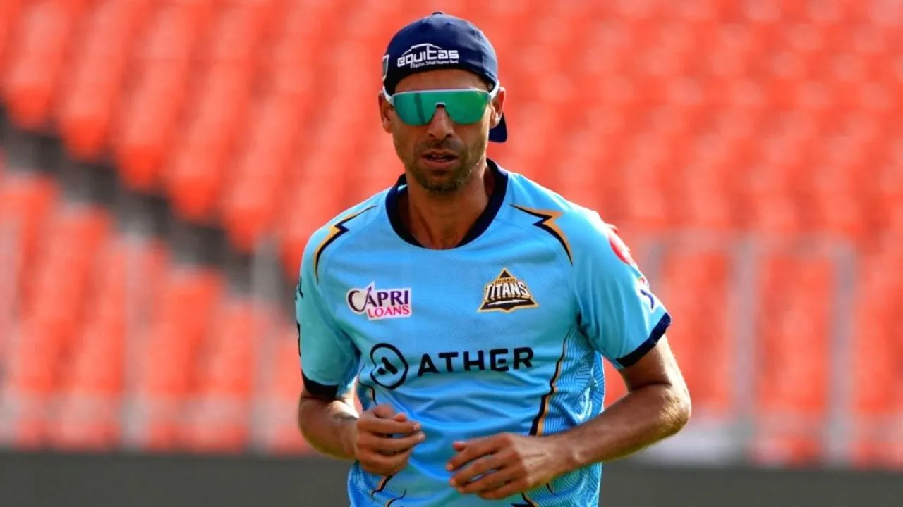 Ashish Nehra may leave Gujarat Titans in IPL 2025 Yuvraj Singh may be next head coach of GT