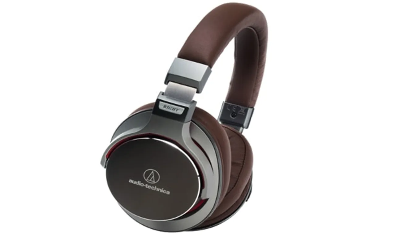 Feel the Hi-Res Audio with Audio Technica MSR7 Headphones