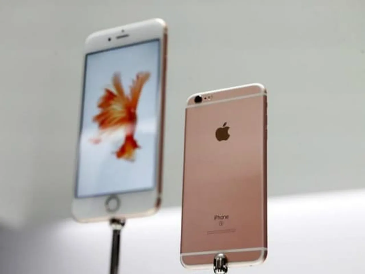 Apple Launches iPhone 6S and iPhone 6S Plus With 3D Touch Technology