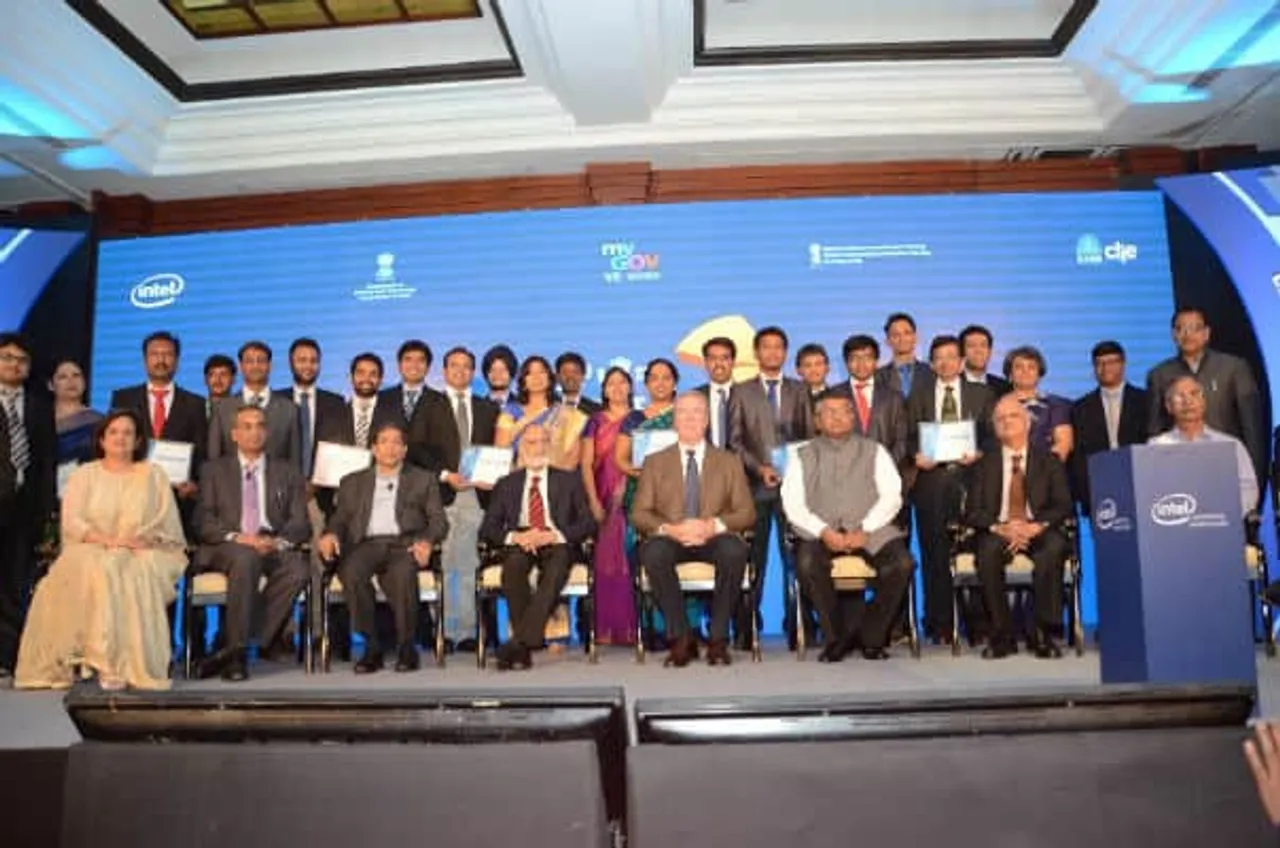 Debjani Ghosh Greg Pearson and Ravi Shankar Prasad with Intel IFDI Top Finalists