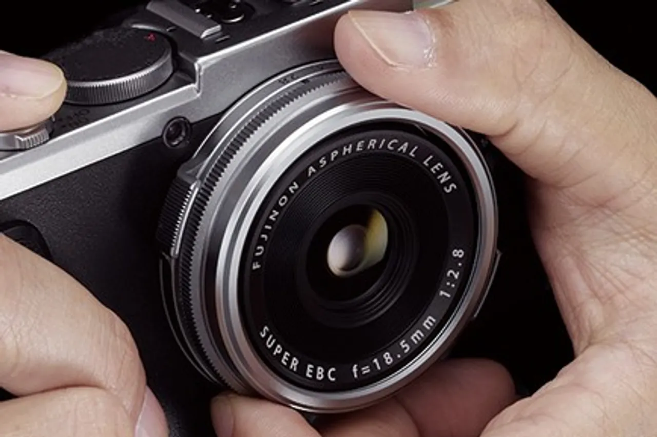 Fujifilm X70 Mirrorless Camera