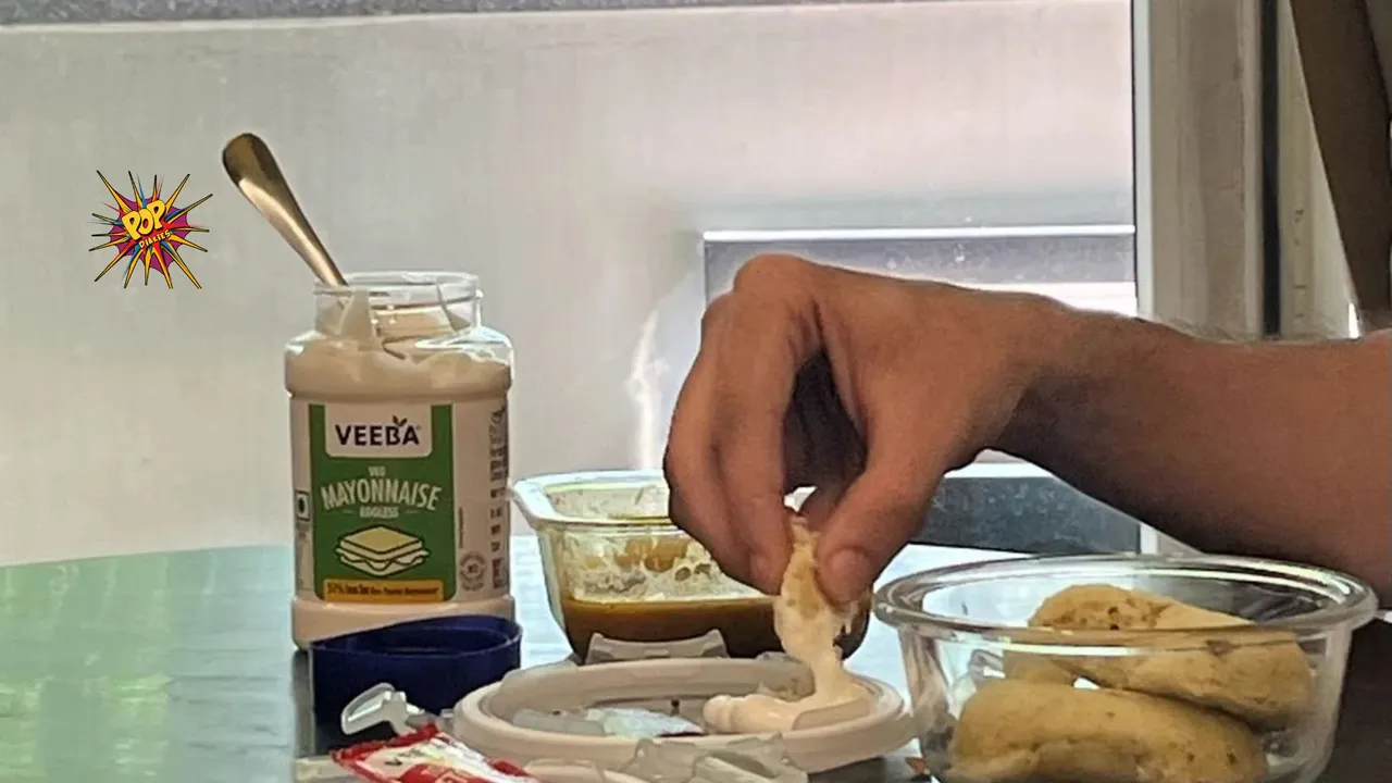 WTF Employee Requests Transfer After Colleague Eats Idli-Sambar with Mayonnaise