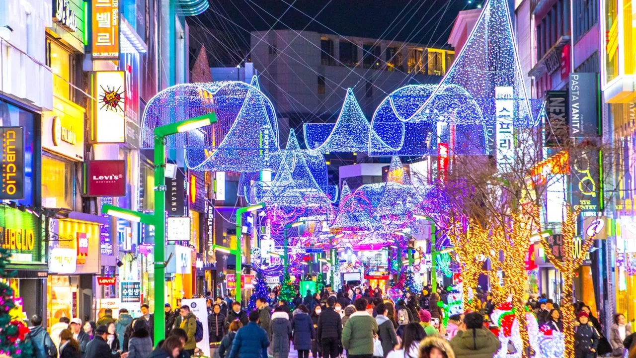 How Uniquely South Koreans Celebrate Their Christmas