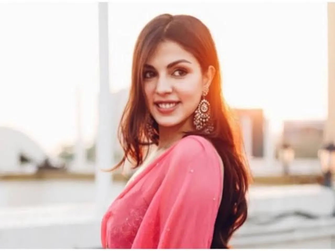 Watch Rhea Chakraborty spread the shades of her emotions with a beautiful poetry