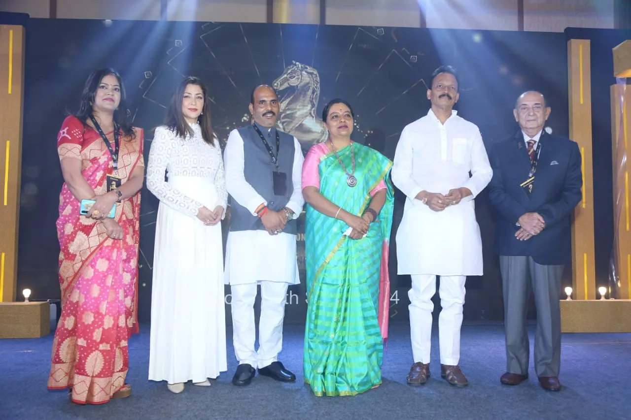 1st edition of Aaj Ke Karamveer awards felicitates achievers from various fields in presence of political leaders, Bollywood stars and renowned sportspersons