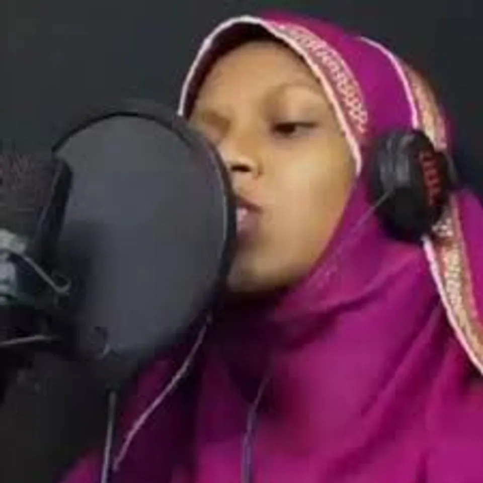 Gully Girl! Rickshaw Puller's Teenager Daughter From Mumbai Breaks Barriers To Become Rapper!