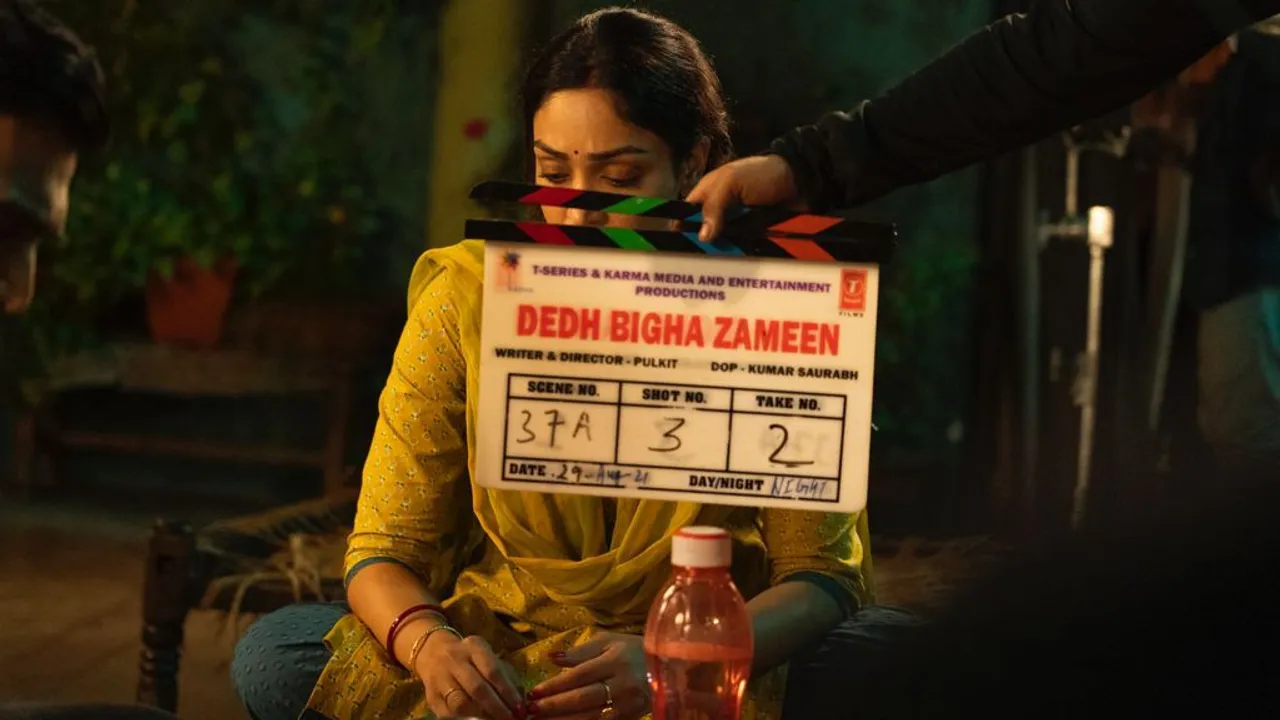 Khushali Kumar wraps first schedule of her film Dedh Bigha Zameen opposite Pratik Gandhi.