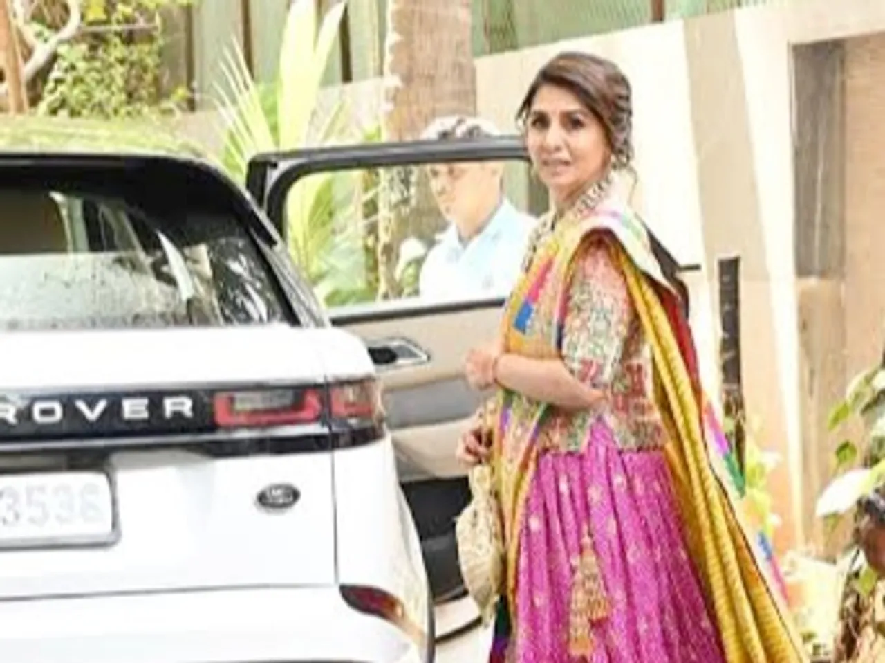 Neetu Kapoor arrives in Fabulous Multicolored Lehenga for Ranbir and Alia's wedding