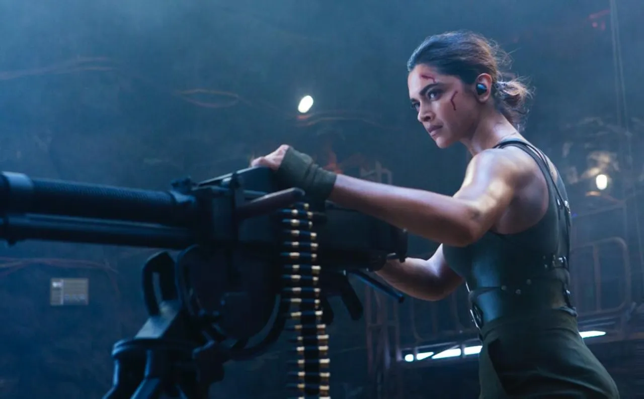 Deepika wields a Gattling gun in a jaw-dropping solo action sequence in Pathaan!